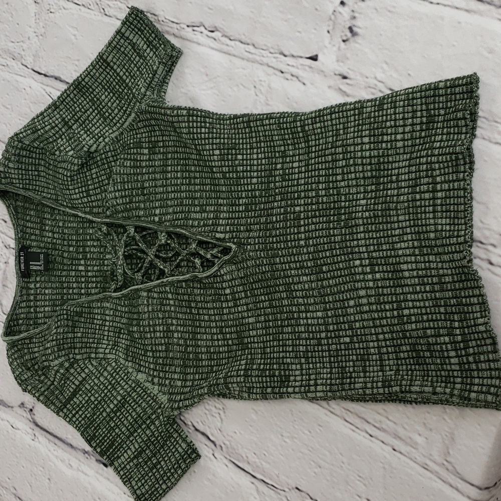 FOREVER 21 Stretchy Rib Knit Belly Crop Top Deep V Neck Green Short Sleeve EUC M - Picture 6 of 11